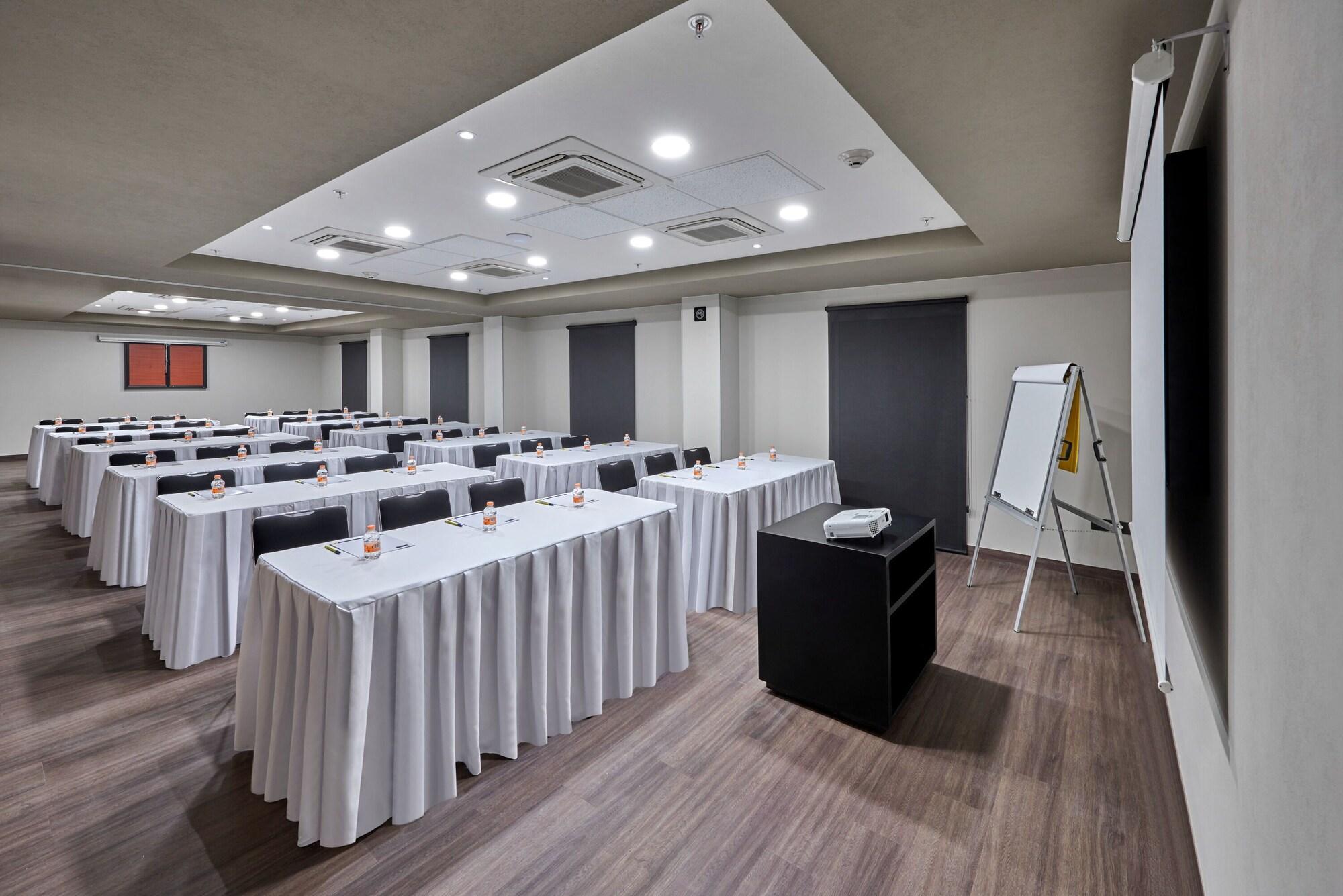 City Express By Marriott Hermosillo Expo Екстер'єр фото